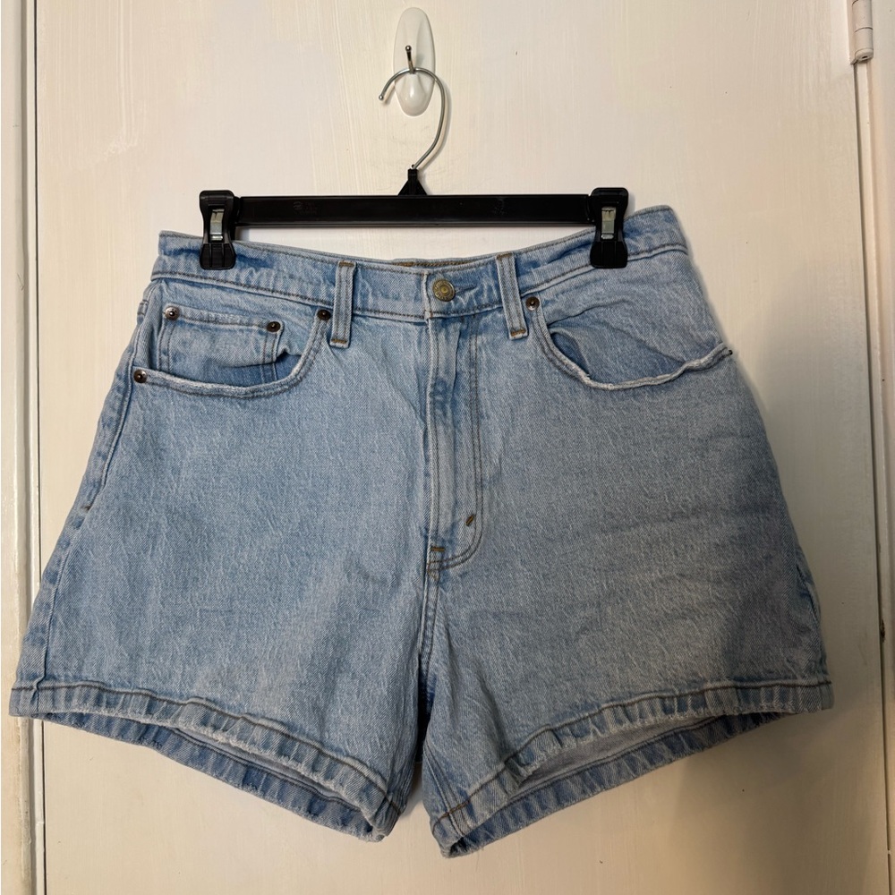 Abercrombie High Rise 4” Mom Short